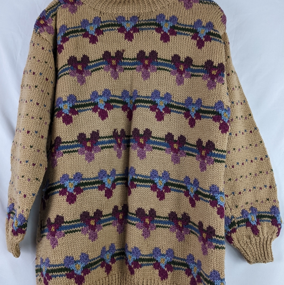 SPORTSWORKS TURTLENECK SWEATER.